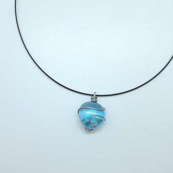Ocean Drop Necklace handmade in Canada- metal choker with glass pendant - Picture 4 of 9